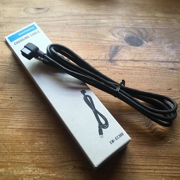 kiotviet_d186a3a4888d74884945c55dd8b6ffdd Cục Sạc Shimano 12s EW-EC300 - Ảnh 3