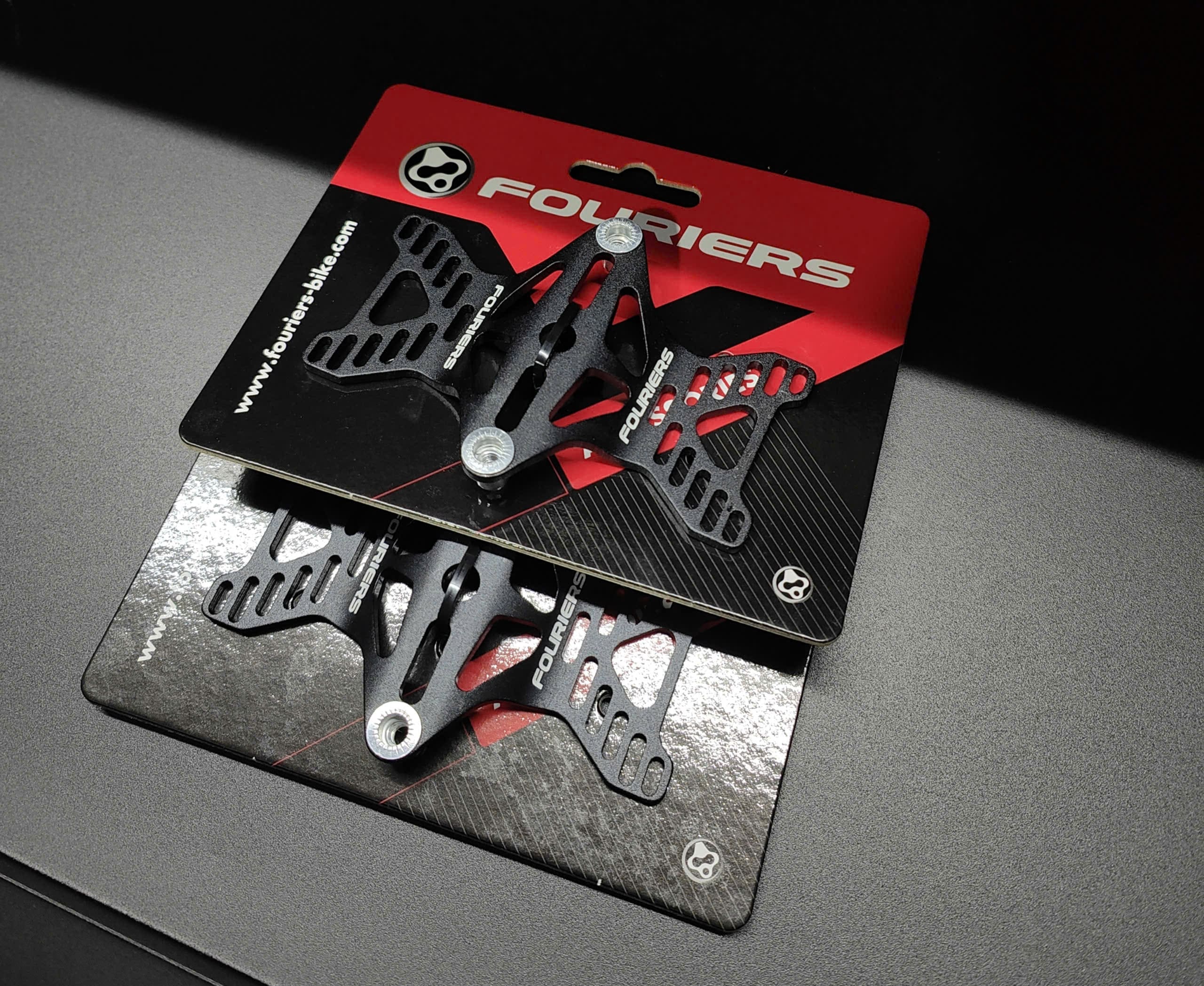 Pát gắn bình nước WBC-DX001-101-7 Fouriers WBC-DX001-101 Pát gắn bình nước trên tay nghỉ cho xe TT - Ảnh 1