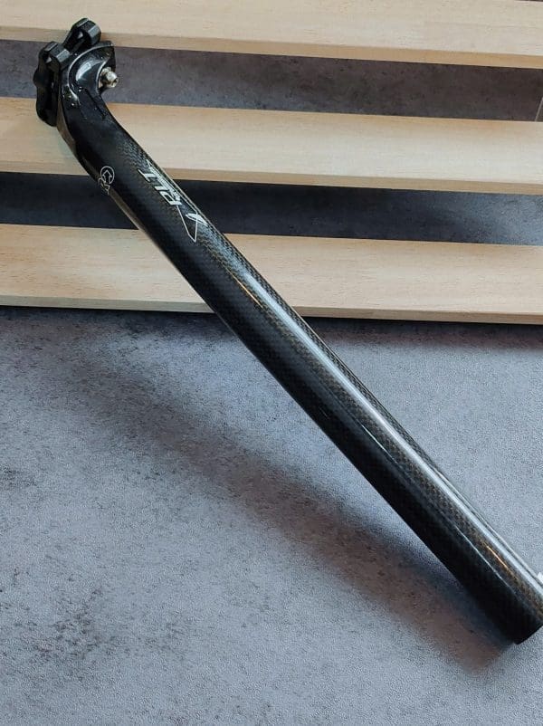 Cốt yên Pro PLT SB25, size 31.6mm, chất liệu Carbon dài 400mm (Hàng không hộp) - Ảnh 1